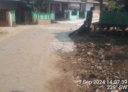 Proyek Rabat Beton Jalan Desa Kibin di Soal