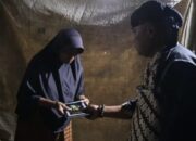 Kapolres Serang Berikan Bantuan Kepada Warga Korban Kebakaran