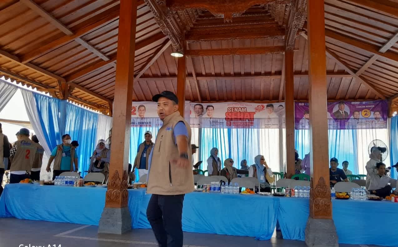 Kades di Kec.Kresek Tangerang Diduga Pakai Atribut Paslon 02 Pilkada Tahun 2024