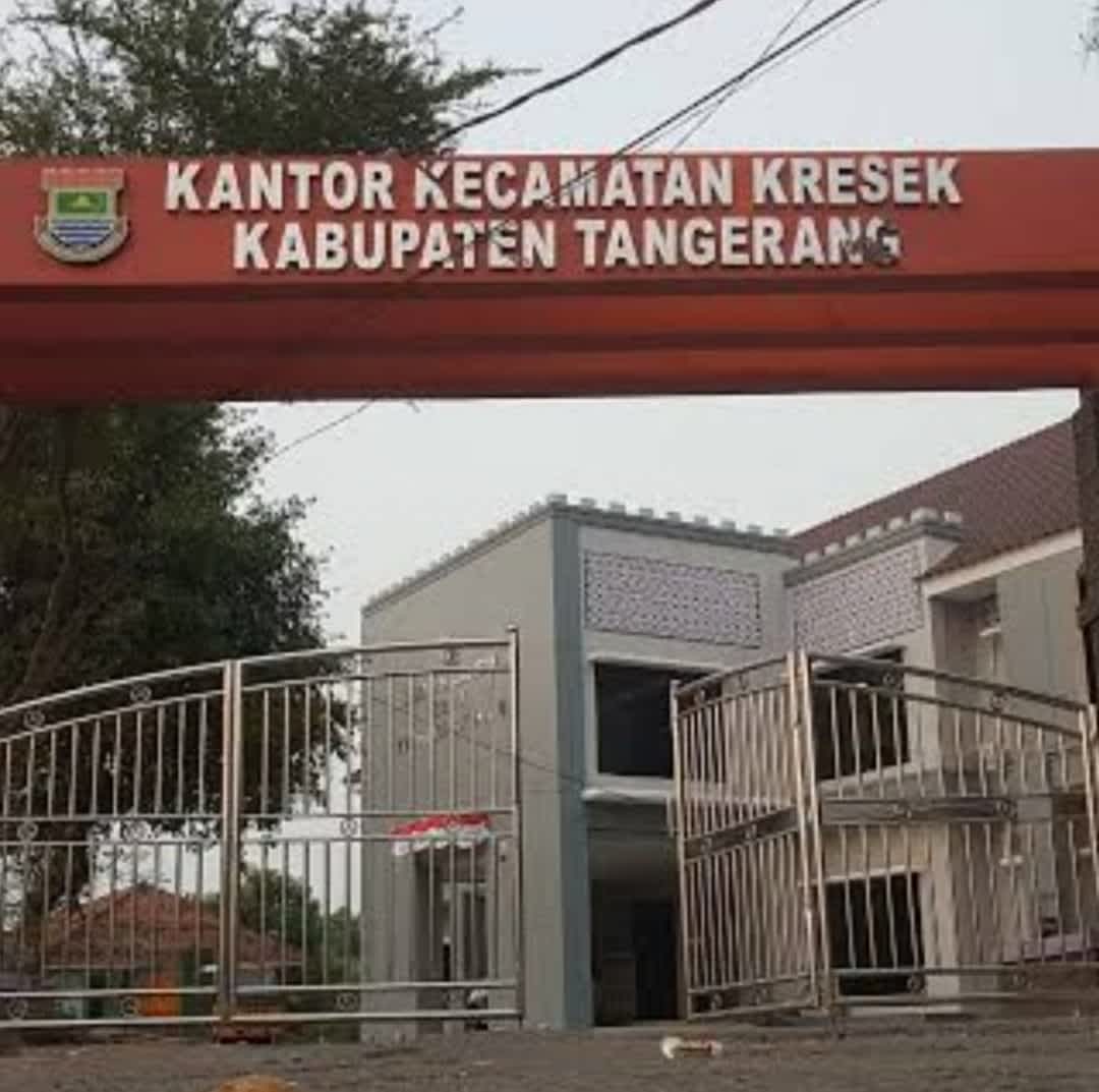 Warga Menunggu Pernyataan Resmi Camat Kresek Tangerang Terkait Oknum Kades Pakai Atribut Paslon Pilkada 2024