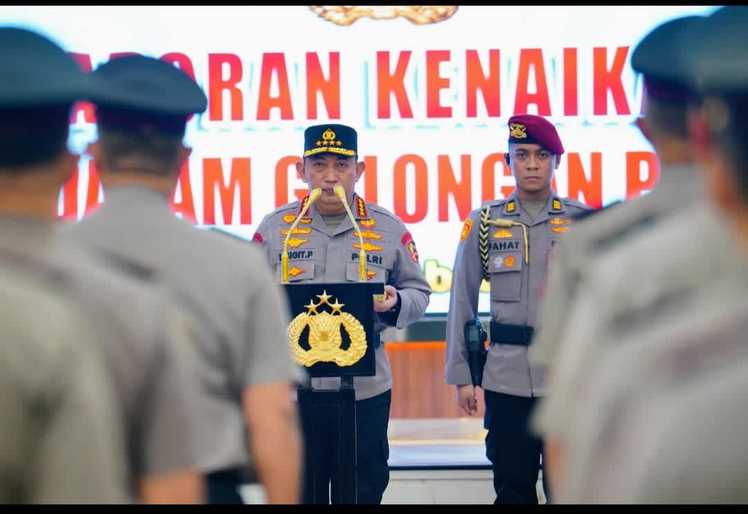 Kapolri Pimpin Kenaikan Pangkat 22 Pati Polri