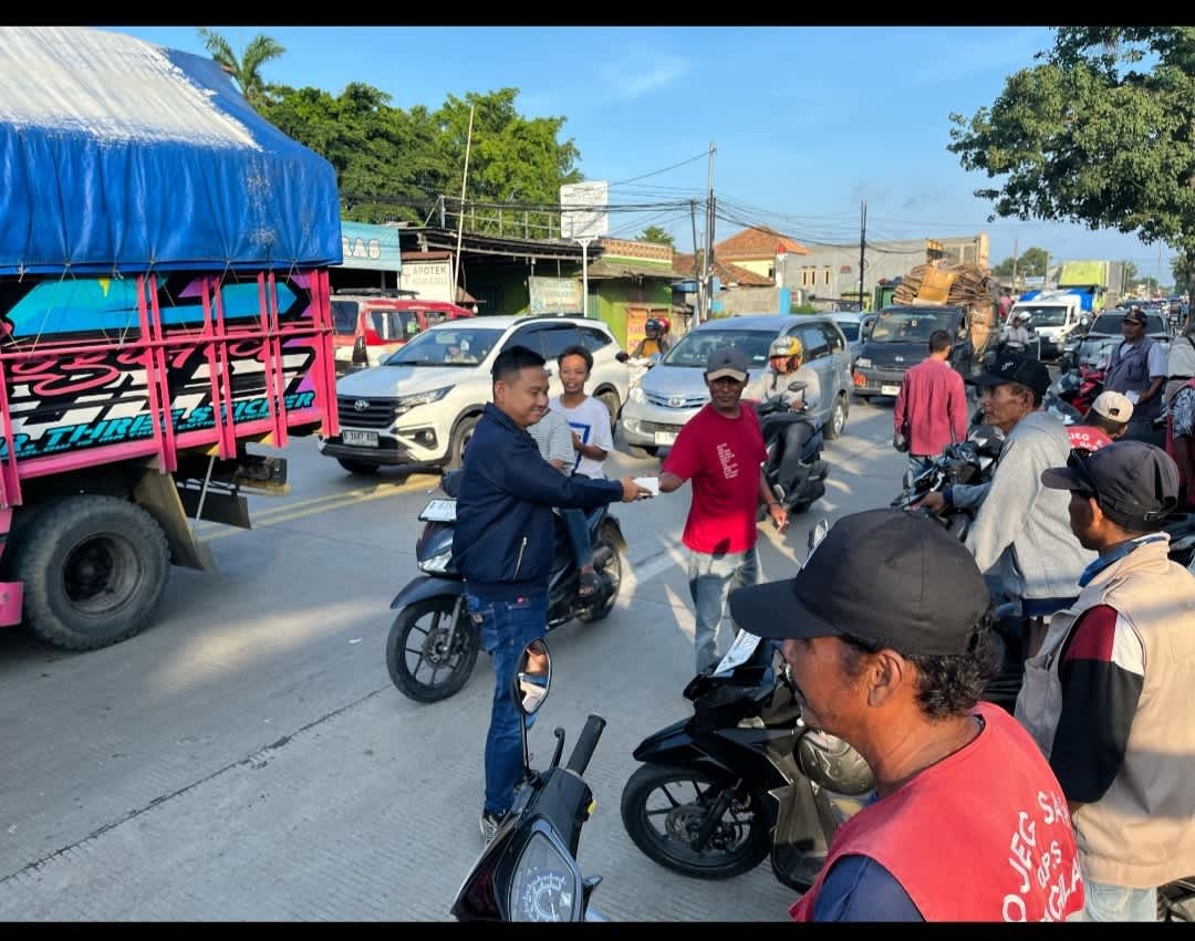 Satreskrim Polres Serang Bagikan Takjil di Bulan Ramadhan Penuh Berkah