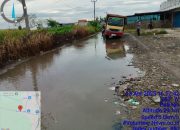 Jalan Raya Pasilian Terendam Banjir, Truk Colt Diesel Jadi Korban