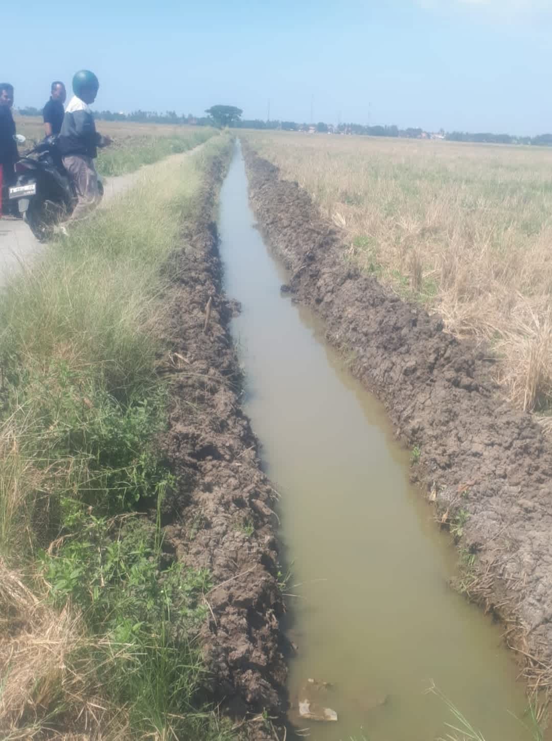 Proyek Irigasi Di Desa Kubang Puji Kec.Pontang Kab.Serang Di Duga Serobot Lahan Warga 