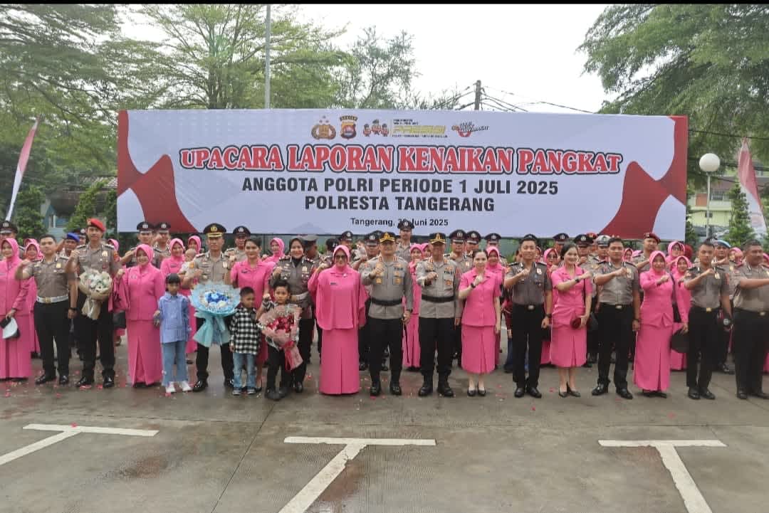 Polresta Tangerang Gelar Upacara Kenaikan Pangkat 64 Personel