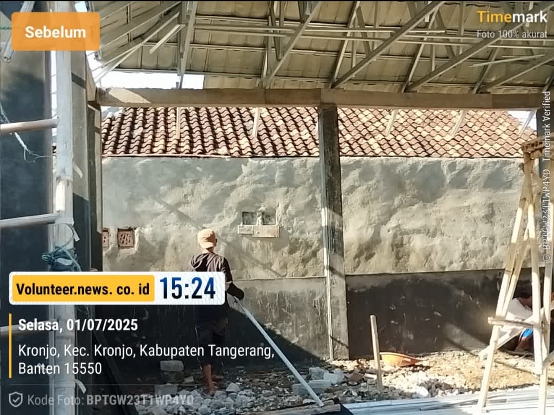 Minim K3, Proyek Balai Warga di Desa Kronjo Kec.Kronjo sedang dikerjakan