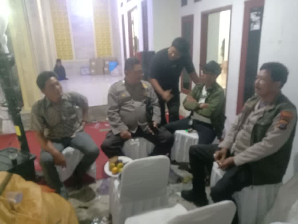 Polsek Kronjo Gelar Patroli Dialogis, Hadirkan Rasa Aman di Tengah Warga