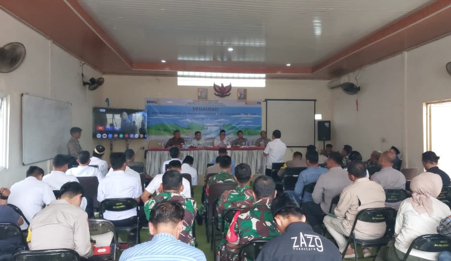 Sinergitas Tiga Pilar, Kapolsek Kresek Hadiri Sosialisasi Rehabilitasi Irigasi D.I. Cidurian di Kemuning