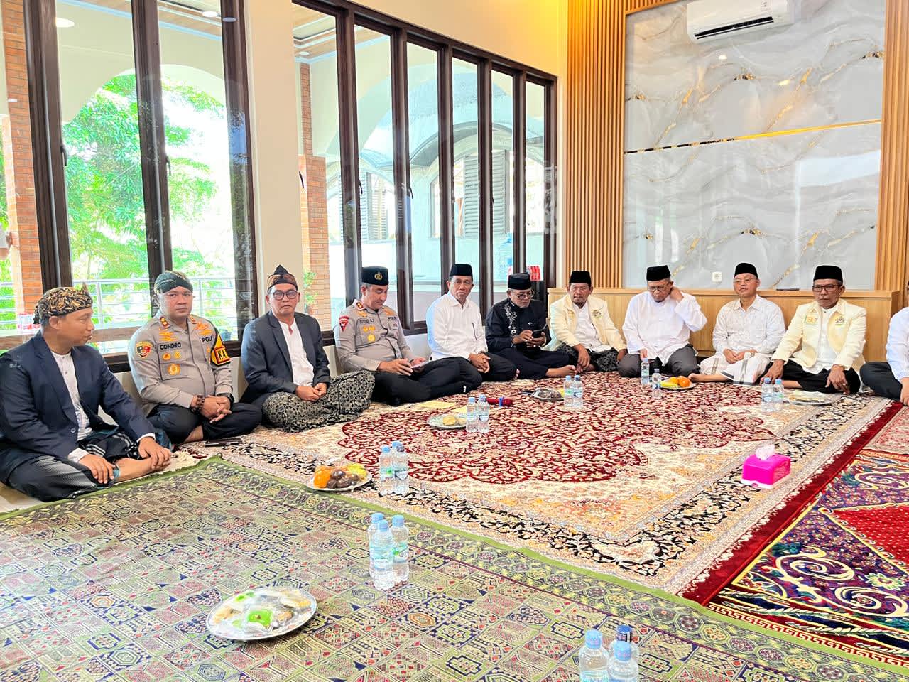 Kapolda Banten Jalin Silaturahmi dengan Tokoh Agama: Perkuat Peran Pesantren Hadapi Tantangan Zaman