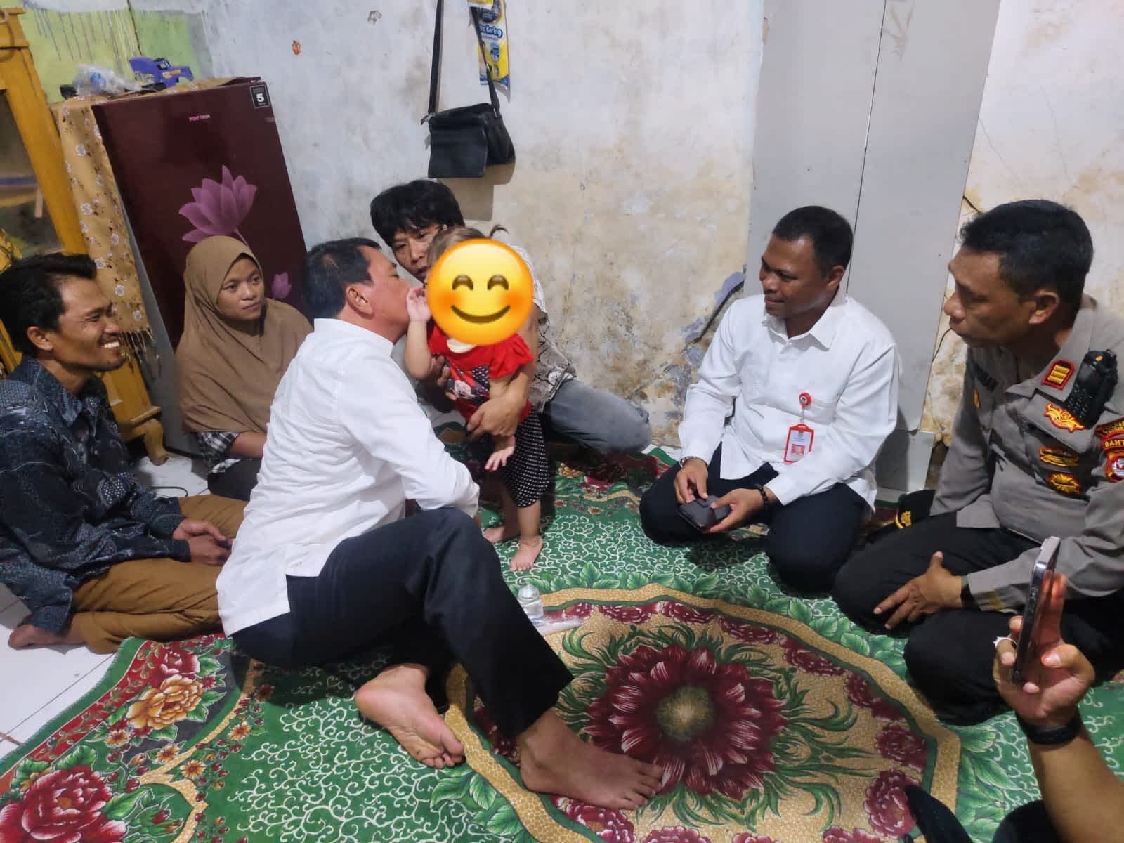 Sentuhan Kepedulian Bupati Tangerang: Menyapa dan Menguatkan Sopiawati, Anak Penderita Tumor di Kronjo