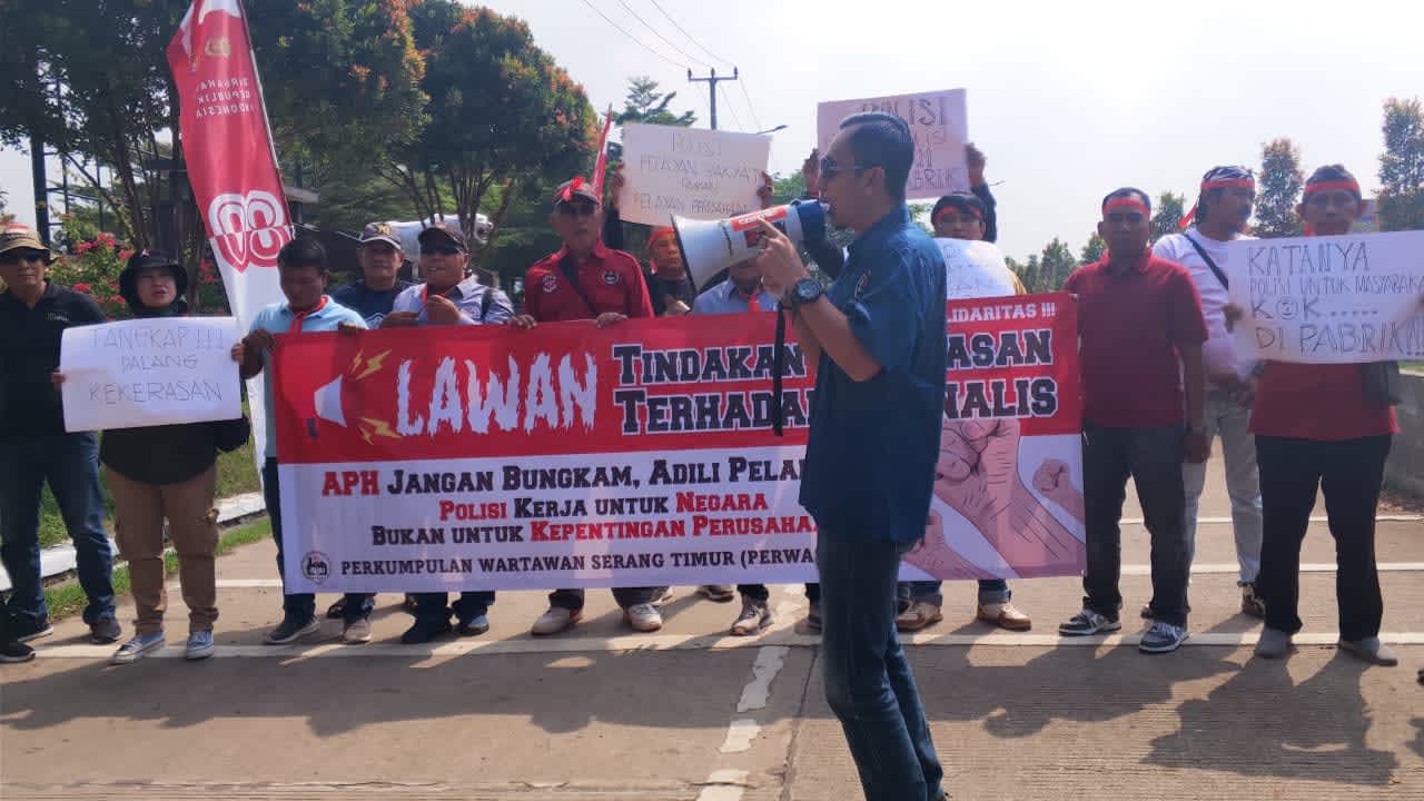 Kebebasan Pers Diteror: Jurnalis Dikeroyok, Wartawan Serang Timur Gedor Polres