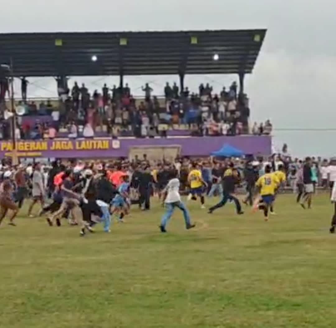 Ketegangan Jelang Peluit Akhir: Insiden Kericuhan Warnai Laga PORDES Kandawati vs PERSEMU Muncung di LINDA CUP 2025