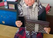 Copet Perempuan Beraksi di Depan Pabrik, Nyaris Lolos di Tengah Keramaian