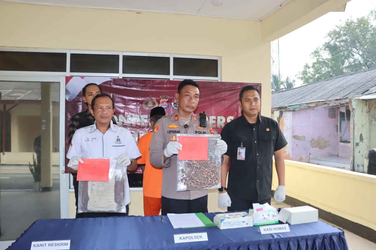 Polsek Kronjo Amankan Pria 66 Tahun, Siram Tetangga Pasutri dengan Cairan Kimia