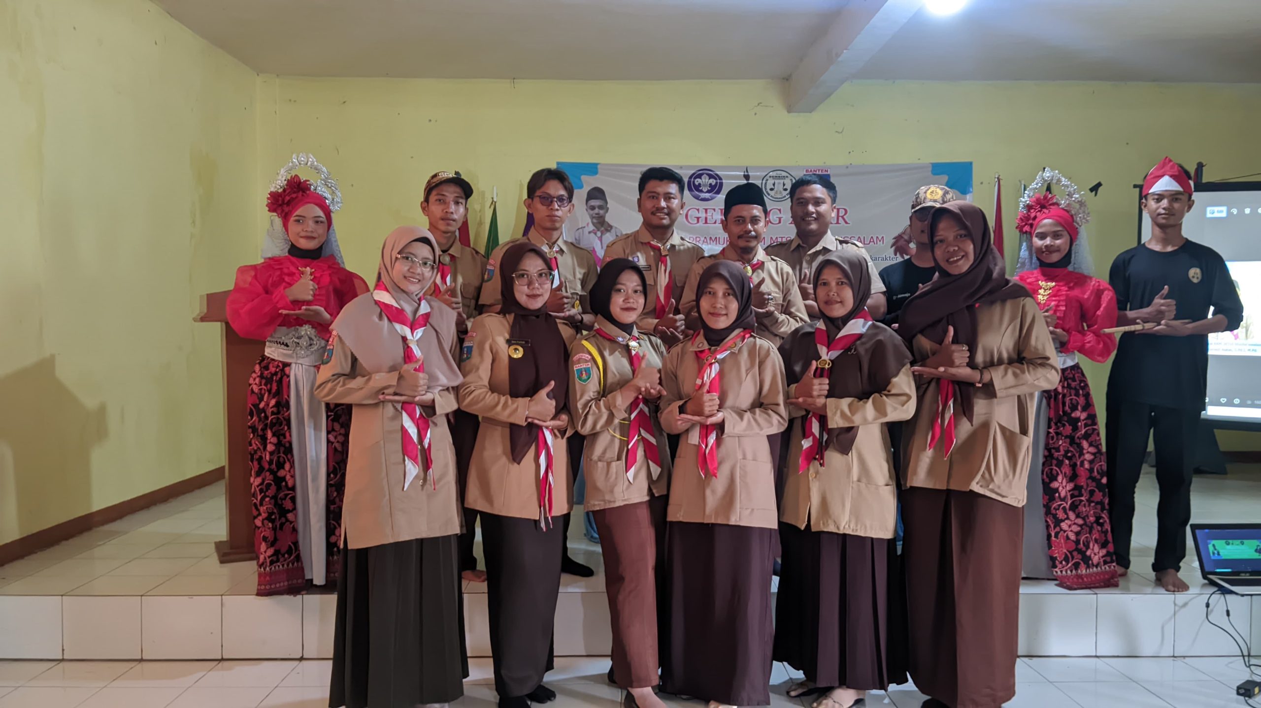 Meningkatkan Kompetensi Melalui Gelang Ajar: KKM MTs Manbau'ssalam Gelar Pembina Pramuka