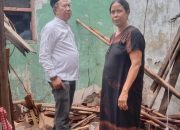 Kepedulian Pemerintah Desa, Kepala Desa Pasilian Tinjau Rumah Warga Roboh di Kampung Pasilian Lama