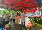 Polsek Carenang Salurkan Bantuan Sembako bagi Korban Banjir Luapan Sungai Cidurian