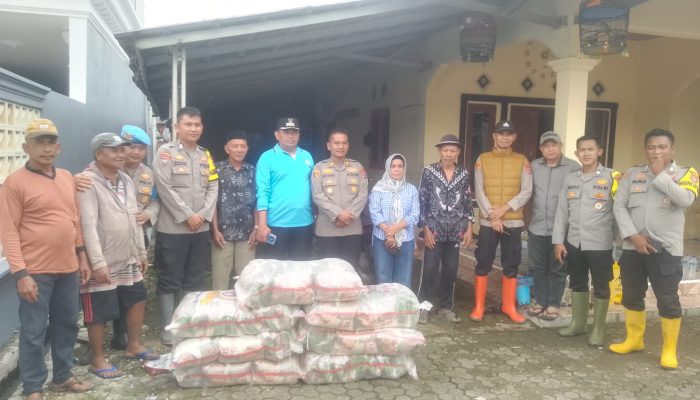 Polres Serang Salurkan 5 Ton Bantuan untuk Korban Banjir di Kec.Binuang, Kapolres: Keselamatan Warga Prioritas Utama
