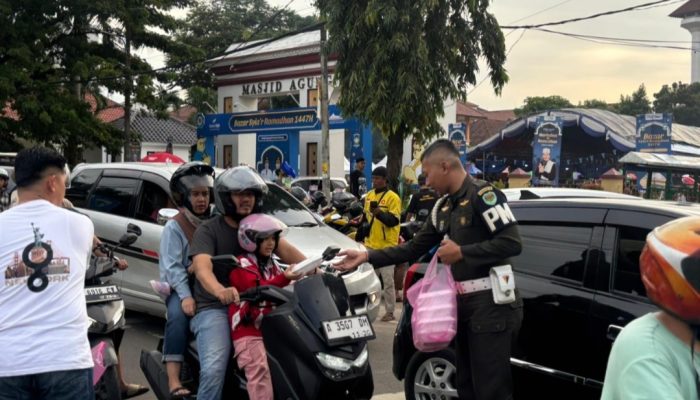Denpom III/4 Serang dan Padjajaran Motor Berbagi Takjil, Perkuat Kedekatan TNI dengan Masyarakat di Ramadan