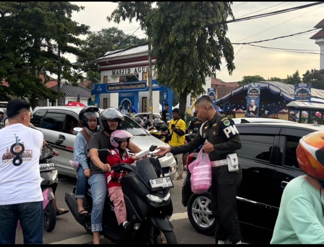 Denpom III/4 Serang dan Padjajaran Motor Berbagi Takjil, Perkuat Kedekatan TNI dengan Masyarakat di Ramadan