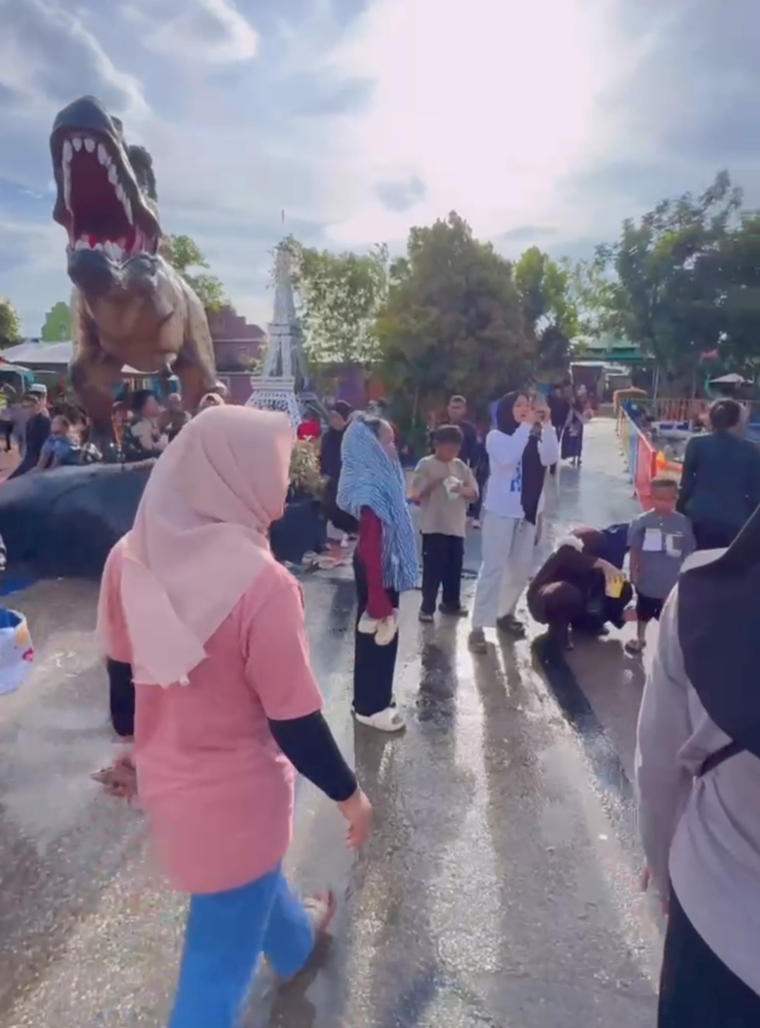 Di Balik Tawa Libur Lebaran, Destinasi Binuang Waterpark Jadi Ruang Bahagia Keluarga