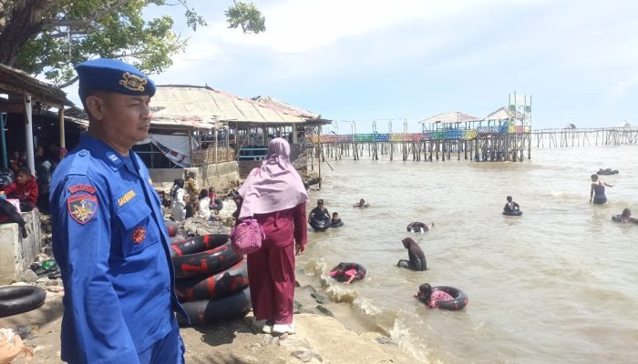 Wisatawan Pulau Cangkir Membludak, Polisi Turun Tangan Cegah Risiko Laut Pasang