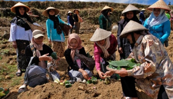 Tradisi Wiwit Tembakau di Lereng Sumbing, Doa Petani Mengawali Musim Tanam 2026