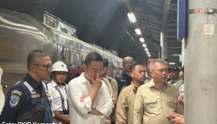 BREAKING: Dua Kereta Terlibat Insiden di Bekasi Timur, Menhub Pastikan Evakuasi Cepat