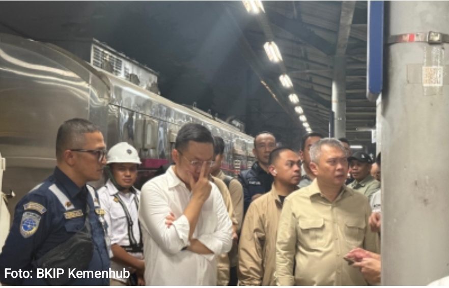 BREAKING: Dua Kereta Terlibat Insiden di Bekasi Timur, Menhub Pastikan Evakuasi Cepat