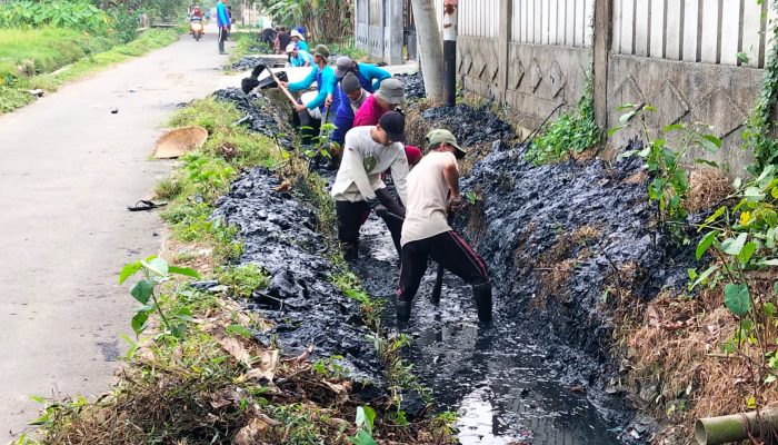 H. Subarta Pimpin Normalisasi Drainase, Lingkungan Sidoko Kini Lebih Bersih dan Sehat
