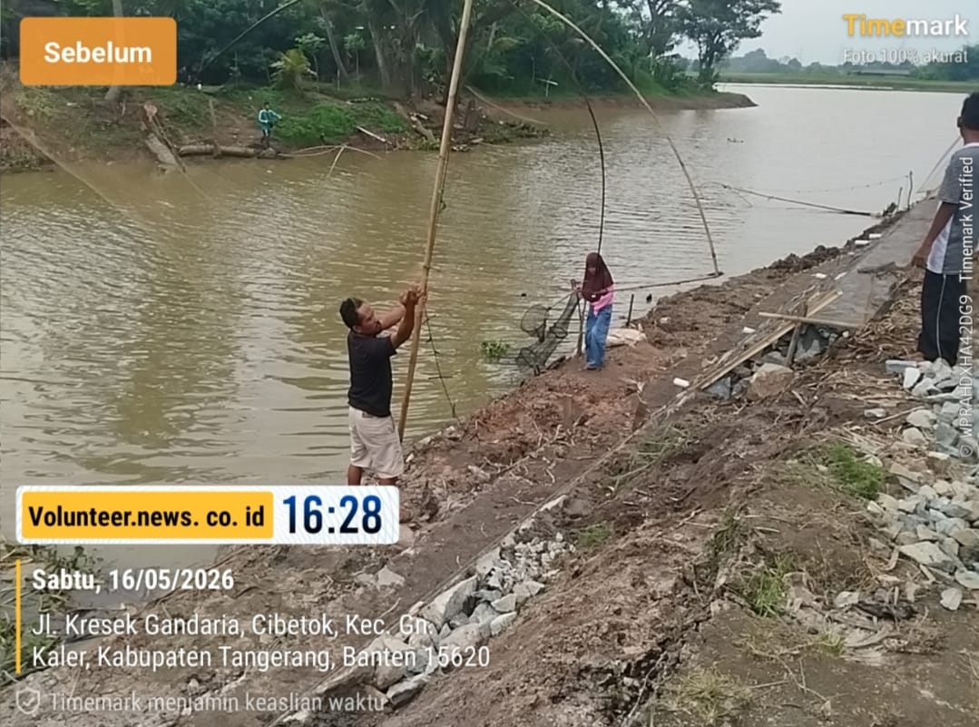 Viral! Cara Unik Warga Tangerang Tangkap Ikan Tanpa Umpan di Situ Patrasana